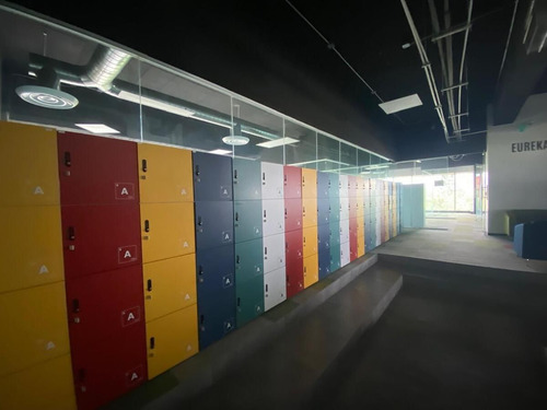 Oficina Plug And Play De 3,439 M² En Renta: Espacio Amplio Y Listo Para Ocuparlo