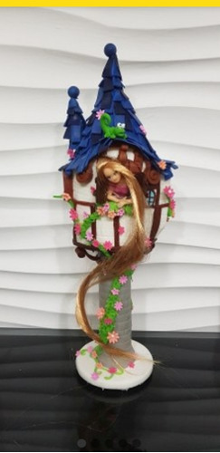 Adorno Torre Con Rapunzel Porcelana Fria
