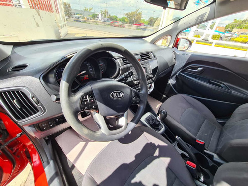 Imagen 11 de 14 de Kia Rio 1.6 Lx Sedan Mt 2017