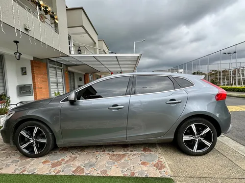 Volvo V40 2.0 T4 Drive-e R-design