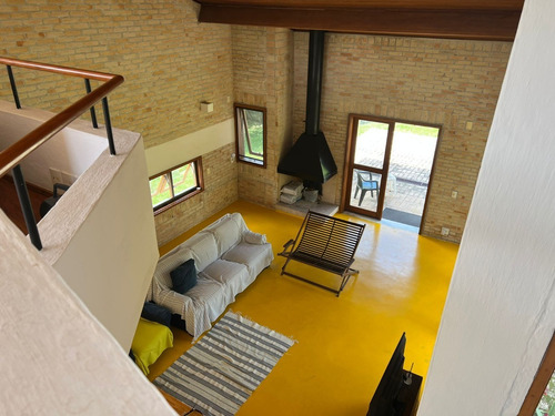 Imagem 11 de 17 de Hl-254 Casa Com 3 Suítes E Ótimo Jardim