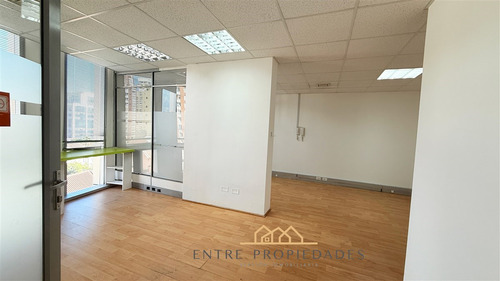 Oficina En Arriendo En Providencia, Metro Pedro De Valdivia