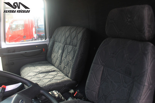 Ford Cargo 1317 - Ano: 2010 - Caçamba