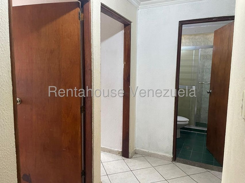 Julio Latouche 25-23389 Apartamentoen Alquiler San Diego, Amplio, Comodo, Semi Amoblado En Planta Baja, Conjunto Cerrado Con Excelente Seguridad.