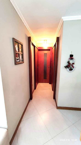 Imagen 8 de 20 de Vendo Apartamento Actualizado En Calle Cerrada De La Urbina