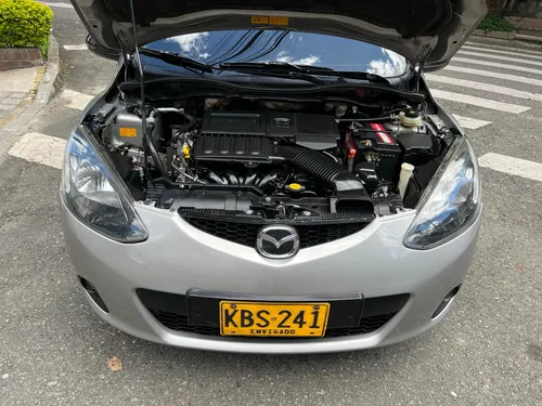Mazda 2 1.5 Hatchback Automático 2010