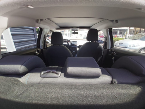 Peugeot 208 Allure Touchscreen 2016