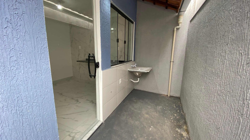 Casa 2 Quartos Ótima Localização