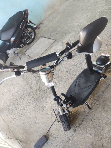 Imagem 4 de 7 de Scooter
