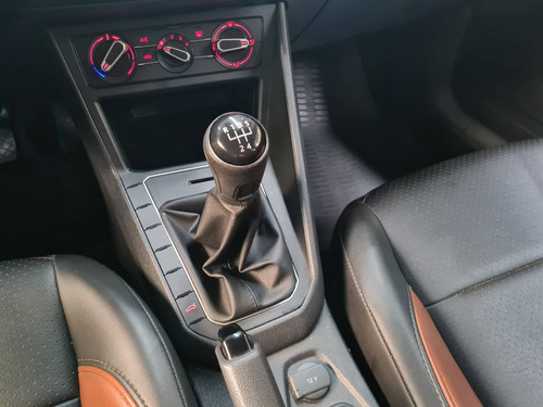 Imagem 12 de 15 de Volkswagen Polo 1.6 Msi Total Flex Manual