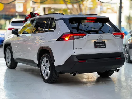 Toyota RAV4 2.5 Xle 4wd At 204 hp