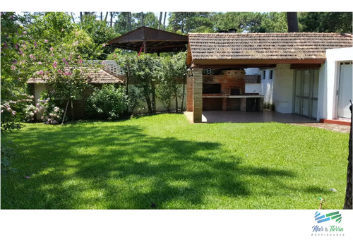 Tradicional Casa En Alquiler De Temporada, Cerca Del Shopping De Punta Del Este