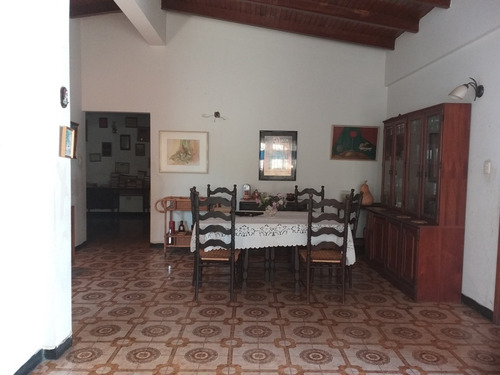 Imagen 5 de 12 de Venta De Terreno Con Casa Barcelona El Recreo