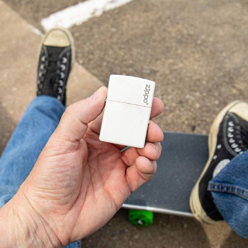Isqueiro Zippo Lighter Classic Matte branco Logo Branco