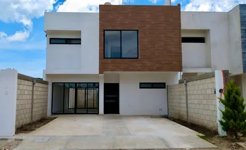 Casa Nueva De 3 Habitaciones Con Jardín Y Estacionamiento