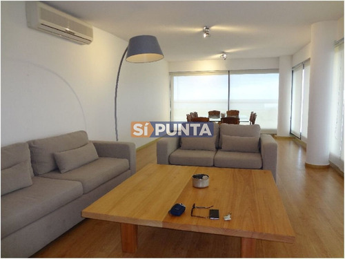 Imagen 2 de 16 de Apartamento De 3 Dormitorios Y Dependencia, Playa Mansa