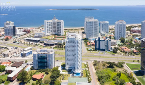 Apartamento En Alquiler De 3 Dormitorios En Mansa Casino Tower