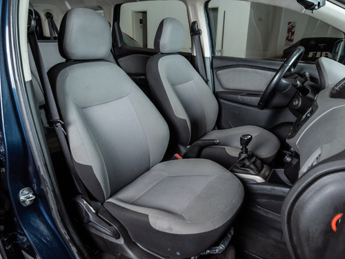 Imagen 14 de 17 de Chevrolet Spin 2018 1.8 Ltz 7as 105cv