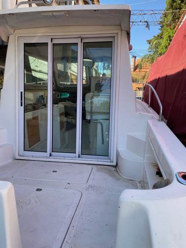 Day Cruiser Fisher Cabin Motor Suzuki 140 Hp.