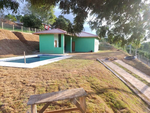 Vendo Chácara Nova Com Piscina 900 Metros