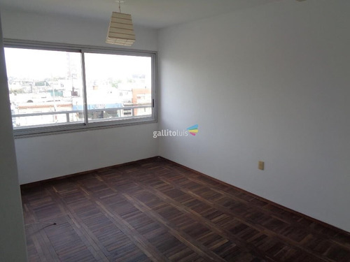 Alquilo Apartamento Al Frente De 1 Dormitorio Y Terraza Lavadero, Ubicado En Parque Batlle.