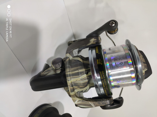 Molinete De Praia Okuma Max-4 Carp 60 Long Cast - Drag 10kg Cor Camuflado Lado da manivela Direito/Esquerdo