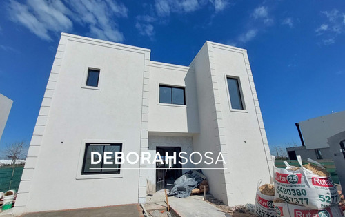 Casa En-  Venta- Puertos Del Lago -escobar- Zona Norte-5 Ambientes-