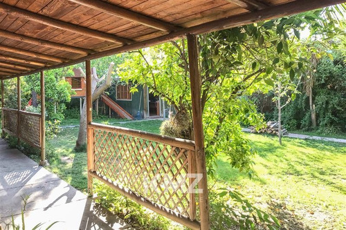 Casa En Venta De 8 Dorm. En La Florida