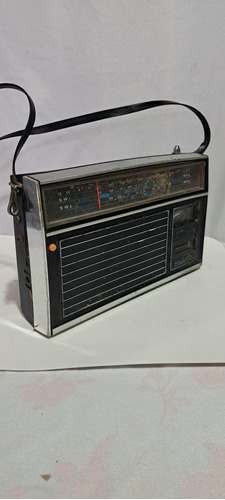 Antigua Radio A Transistor Sony  Solid State ( Para Revisar)