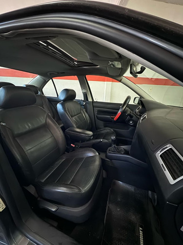 Volkswagen Bora 1.8 Highline T 180cv Cuero