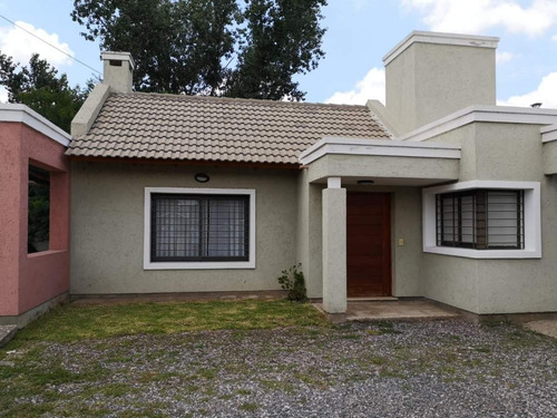 Imagen 1 de 21 de Vendo Casa En Housing 3 Dormitorios En Una Planta Con Renta
