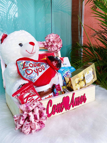 Imagem 2 de 3 de Cesta De Chocolate Com Urso De Pelúcia Namorada Extra Grande