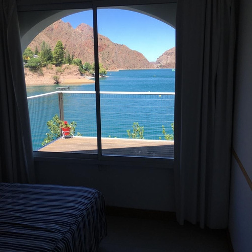Imagen 18 de 30 de Casa En Los Reyunos (4 Personas). Ubicación Privilegiada. Vista Al Lago.