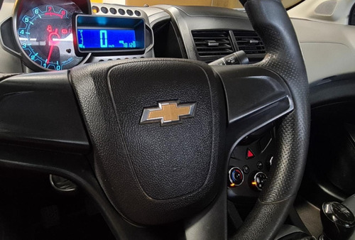 Imagen 9 de 13 de Chevrolte Sonic Ls 2015