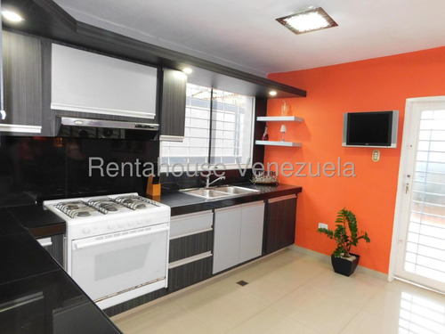 Maria E. Vende Hermosa Amoblada Y Elegante Casaduplex Con Una Área De 153 M2, Con Una Excelente Ubicación Cerca De C.comerciales Y De Prestigiosos Colegios, En Urb Prados De Cabudare, Lara#25-21704*