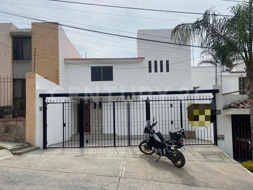 Casa En Venta En Lomas 4ta, San Luis Potosí, Slp.