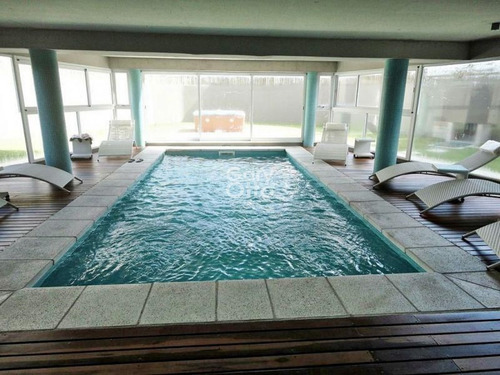Imagen 9 de 13 de Apartamento En Venta En Primera Linea Playa Mansa - Parrillero