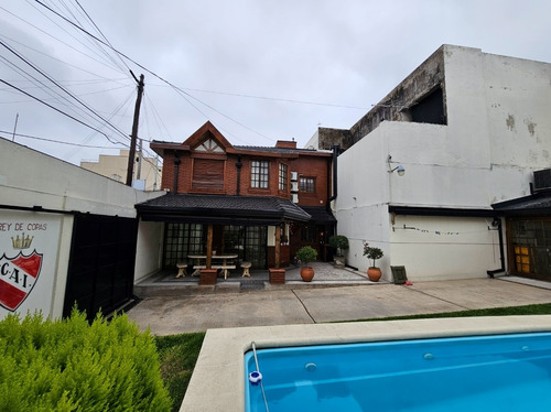 Chalet 6 Ambientes C/parque Y Piscina, Garage 2 Autos - Lujo Y Confort - Valentín Alsina, Lanús