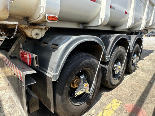 Carreta Caçamba 3 Eixos 20 Metros Cúbicos