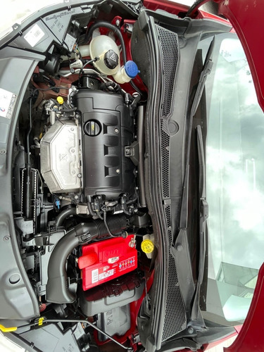 Imagen 8 de 10 de Peugeot 208 Allure 2014
