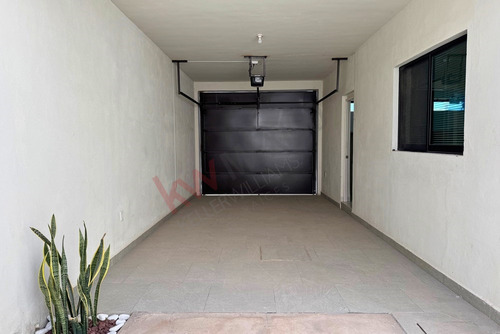 Casa En Venta En Cerrada Camaleón Ubicada En Esquina, Residencial Palma Real - Viñedos Torreón