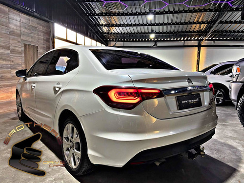 Imagen 14 de 20 de Citroën C4 Lounge 2018 1.6 Hdi 115 Feel Pack