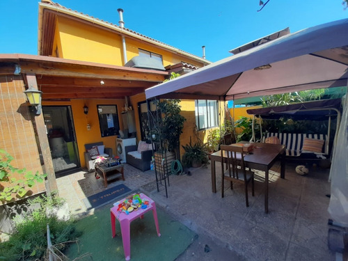 Imagen 2 de 5 de Se Vende Casa, 3 Dorm + 2 Baño, Condominio Camino El Bosque