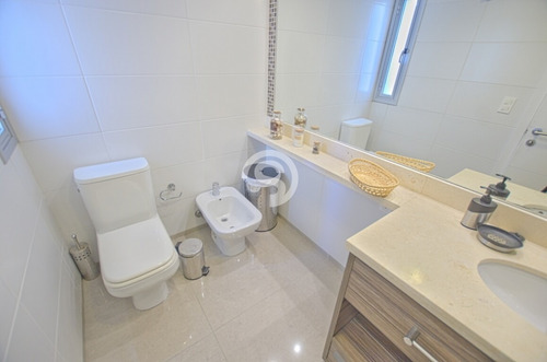 Apartamento En Alquiler Temporada 2 Dormitorios- Ref: 1201