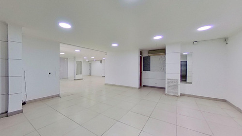 Amplia Propiedad Comercial - Los Conquistadores