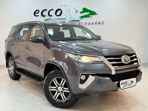 Toyota Hilux SW4 SR 4x2 2.7/ 2.7 Flex 16V Aut.