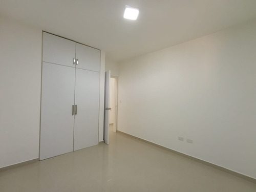 Apartamento En Venta En Res Vermont La Trigaleña Alta Valencia Mj