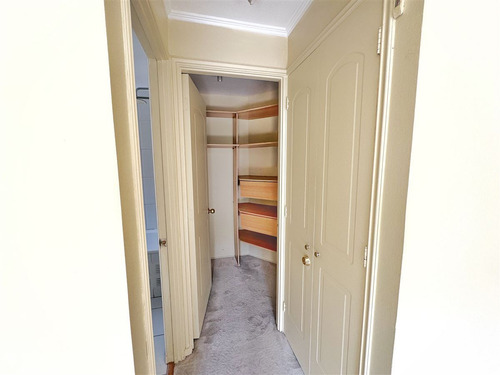 Casa En Arriendo De 5 Dorm. En Huechuraba