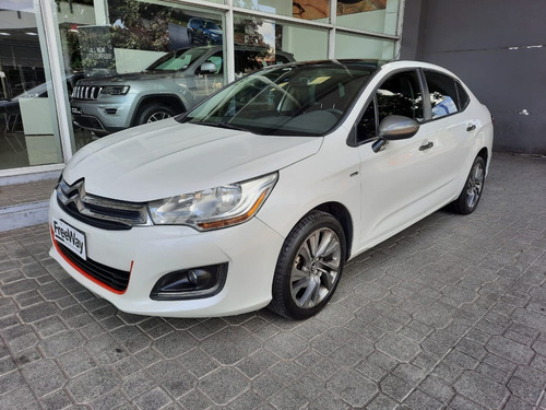 Imagen 2 de 12 de Citroen C4 Lounge S Edition