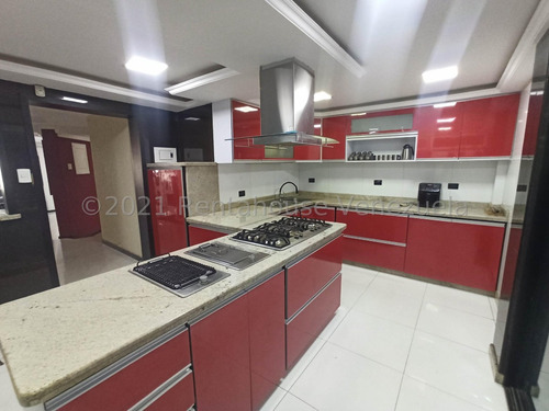 Casa En Venta En El Limon Maracay Aragua 23-15629 Irrr